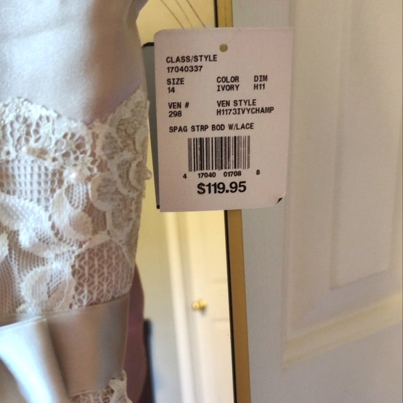 NWT Davids Bridal Jr Bridesmaid Dress Ivory/Champagne, 14 - Picture 4 of 6
